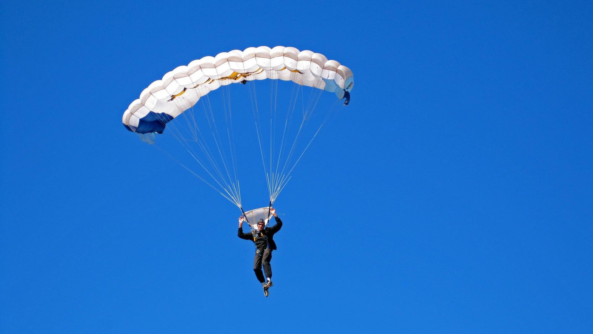 “东部新区定向赛场：徒步越野与智慧导航的结合”